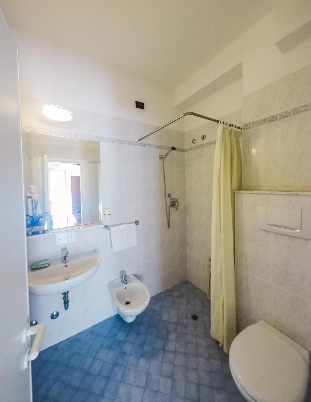 בלריה-איגאה מרינה Hotel Trianon מראה חיצוני תמונה